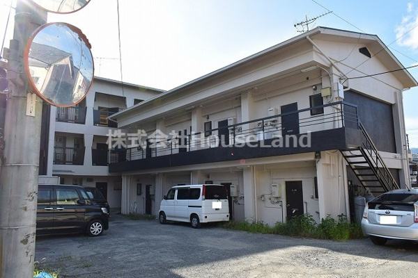 【ルピナスかつらぎA棟の外観】