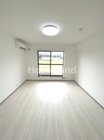 【ルピナスかつらぎA棟の居間】