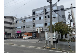 アートビルの外観