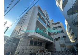 藤沢市片瀬海岸のマンションの外観