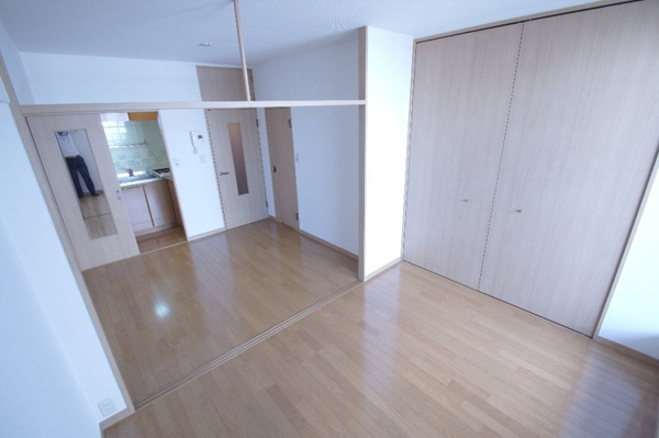 【エステートモア・平尾センティモの居間】