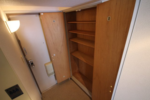 サムティ灘駅前の玄関