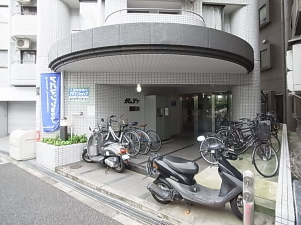 サムティ灘駅前のエントランス