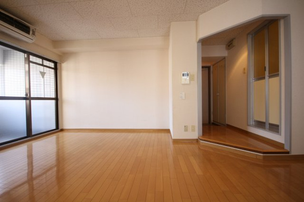 サムティ灘駅前の内装