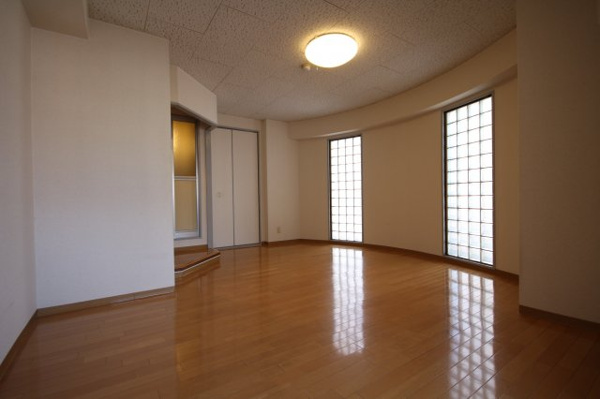 サムティ灘駅前の内装