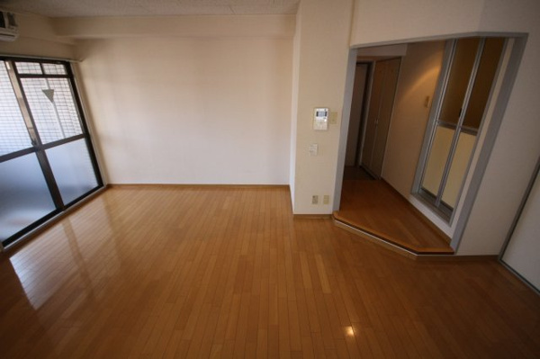 サムティ灘駅前の居間