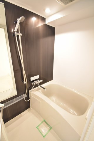 エンクレスト天神AVANTの浴室