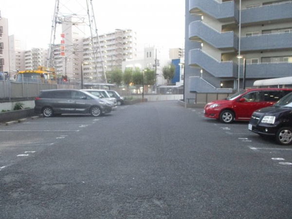 レジェロ住之江の駐車場