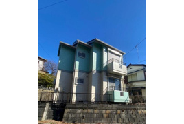 横浜市青葉区市ケ尾町のアパートの外観