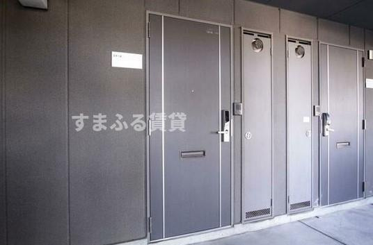 メゾン　ド　サフィール　岡崎市明大寺本町の玄関