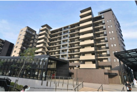 ブリリアシティ横浜磯子J棟の外観