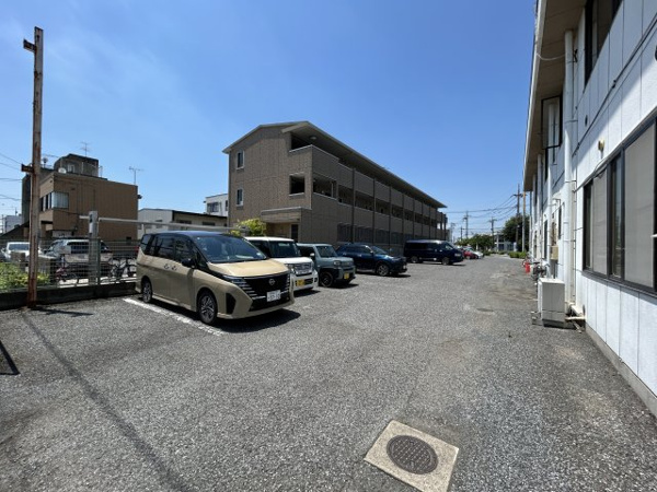 【ハシモト・レジデンスビルの駐車場】