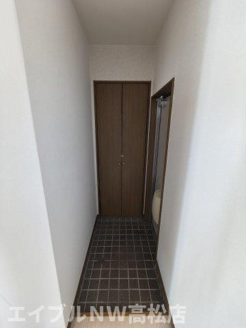 【スクエアータウンの玄関】