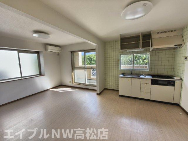 【スクエアータウンの居間】