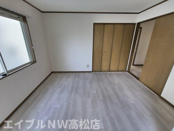 【スクエアータウンの内装】