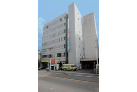 和光楽々園ビルの外観