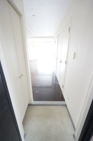 【ウィルテラス千葉中央の玄関】