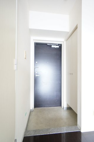 【ウィルテラス千葉中央の玄関】