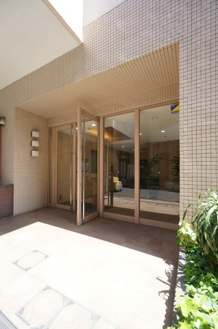 【ウィルテラス千葉中央のエントランス】