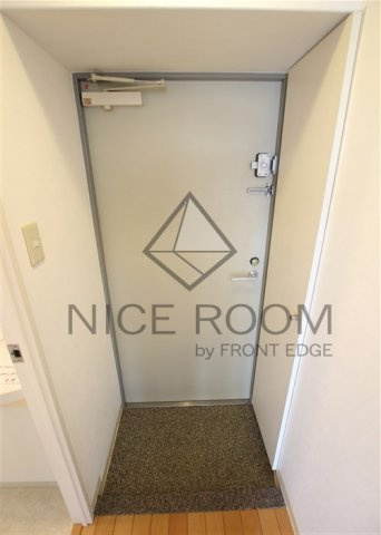 アーデンタワー立売堀の玄関