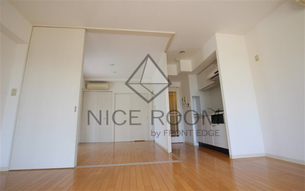 アーデンタワー立売堀の居間