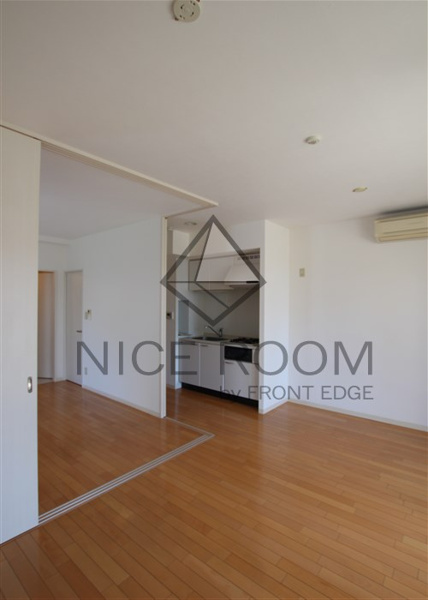 アーデンタワー立売堀の居間