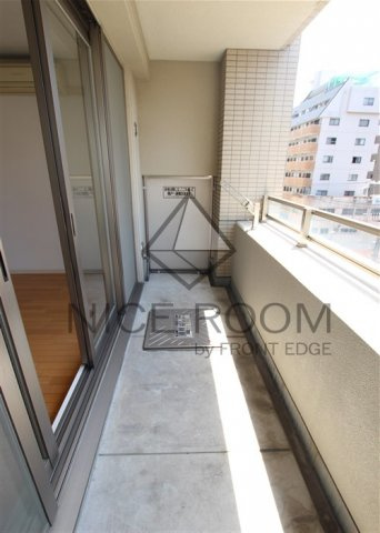 アーデンタワー立売堀のバルコニー