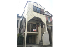 京都市山科区四ノ宮小金塚の戸建ての外観