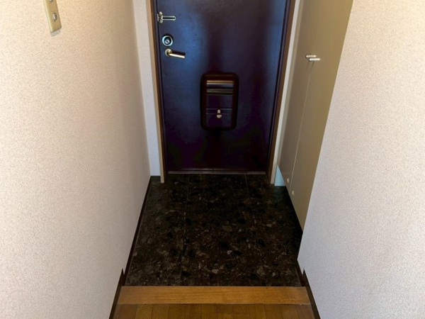 ダイヤメゾン戸田公園の玄関