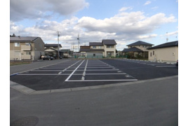 I（アイ）下岡本Parkingの外観