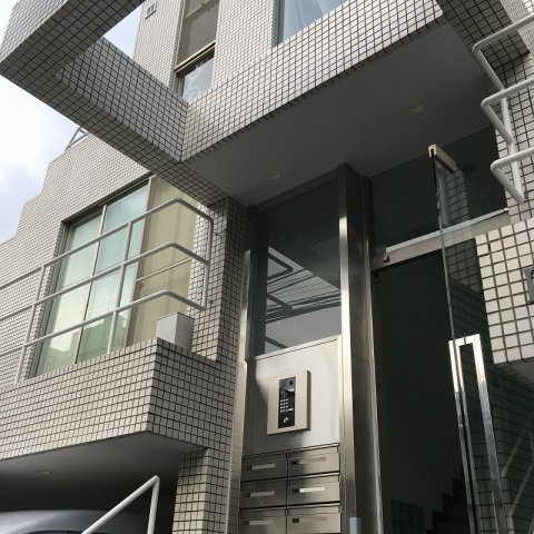 パシフィックハウス池尻のエントランス