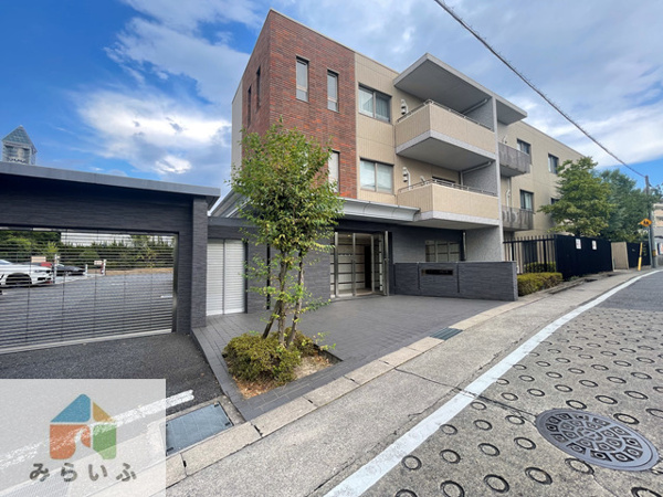 【レザンドール東山元町のエントランス】