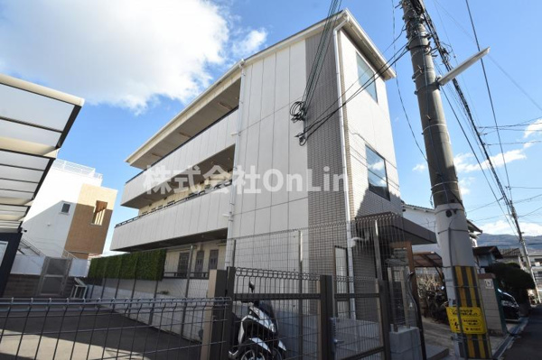 シャルルフジ新池島の外観