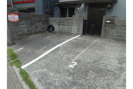 東三国津田駐車場の外観