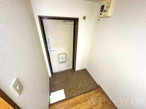 【エクシード松山の玄関】