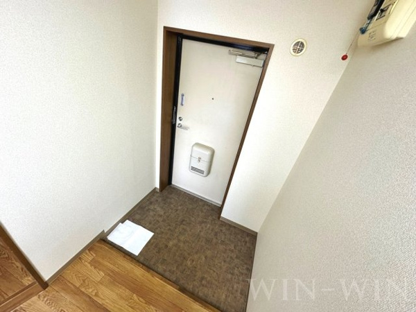 【エクシード松山の玄関】