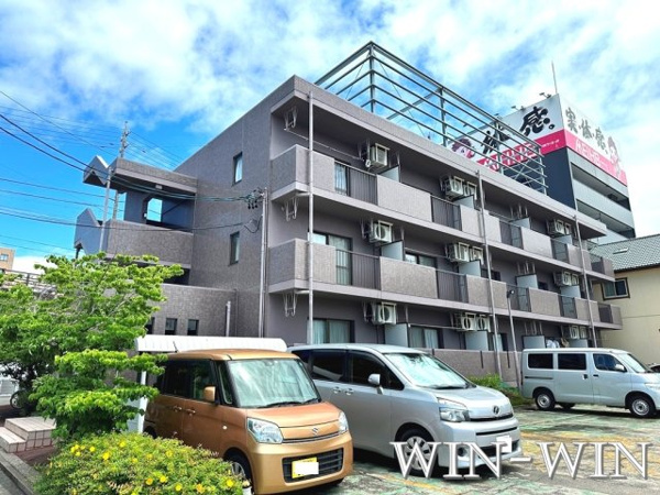 【エクシード松山の外観】