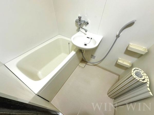 【エクシード松山の浴室】