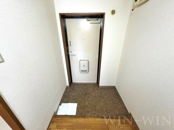 【エクシード松山の玄関】