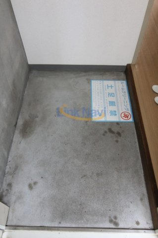 【サンライズ箕面の玄関】