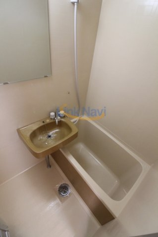 【サンライズ箕面の洗面所】