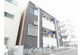 クローバーコート日比野の外観