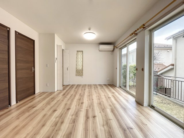 【梶ヶ谷6丁目戸建ての洋室】