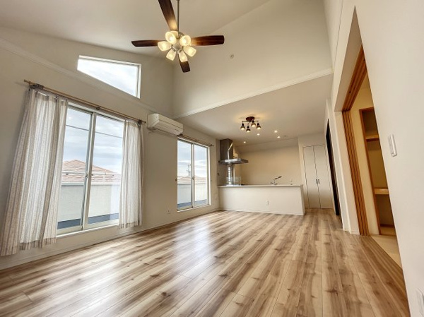 【梶ヶ谷6丁目戸建ての居間】