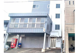 根石町 明照ビルの外観