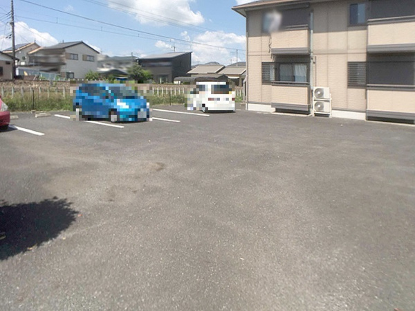 【ヴィラ･グレースの駐車場】