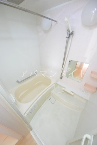 【オリビエートの浴室】
