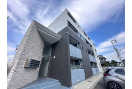 ステラ　アイエスの外観