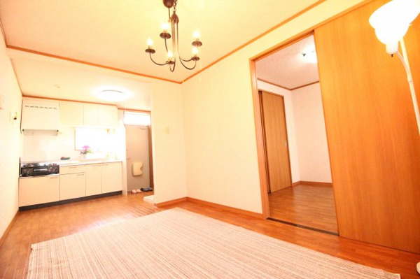 ピレーネ垂水の洋室