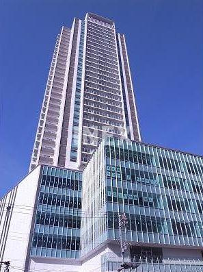 横浜市港南区上大岡西のマンションの外観